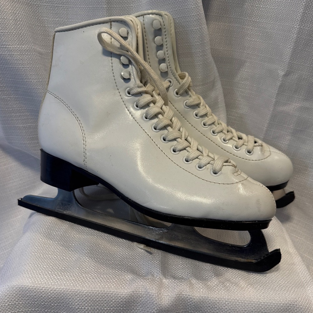 AGS Black Dragon Women White Figure Ice Skates Size 8 Recreational Beginner‎